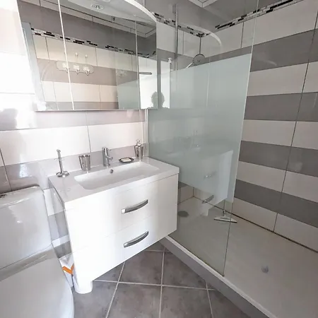 Grand T2 Climatise 36m² Avec Parking A 450m De La - 4 Pers - Fr-1-797-34 *